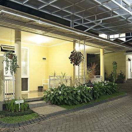 Riverstone Hotel & Cottage Batu  Dış mekan fotoğraf